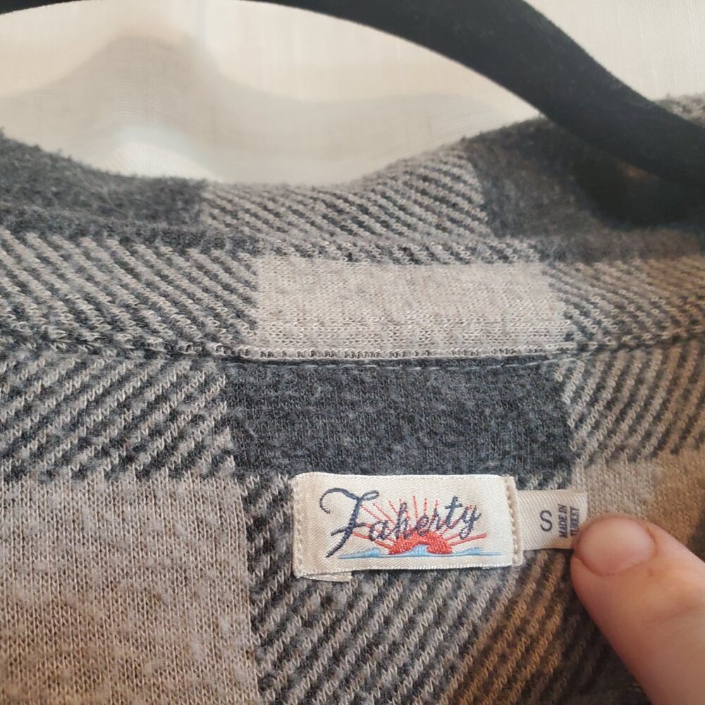 Faherty Legend Flannel Plaid, women's Small (fits like Medium) - FLAW - Picture 2 of 4